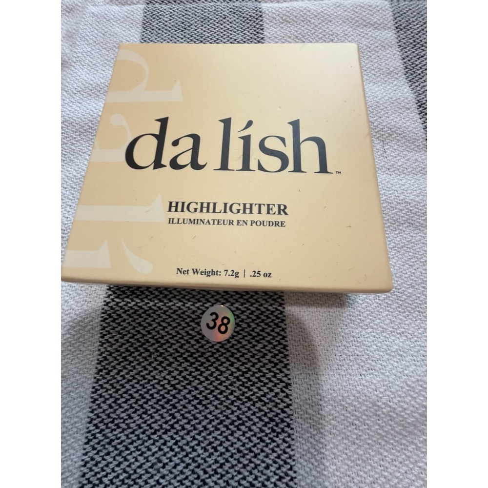 Da lish Cosmetics Powder Highlighter Illuminateur En Poudre 7.2g 0.25oz New
